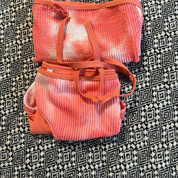 Bikini - Picture 4 of 4